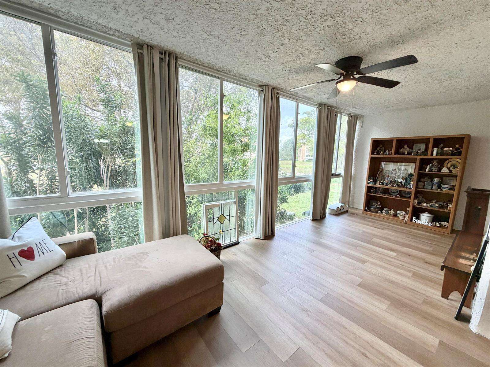Palm Lakes | Unit #204 Unit #204 | Picture 15