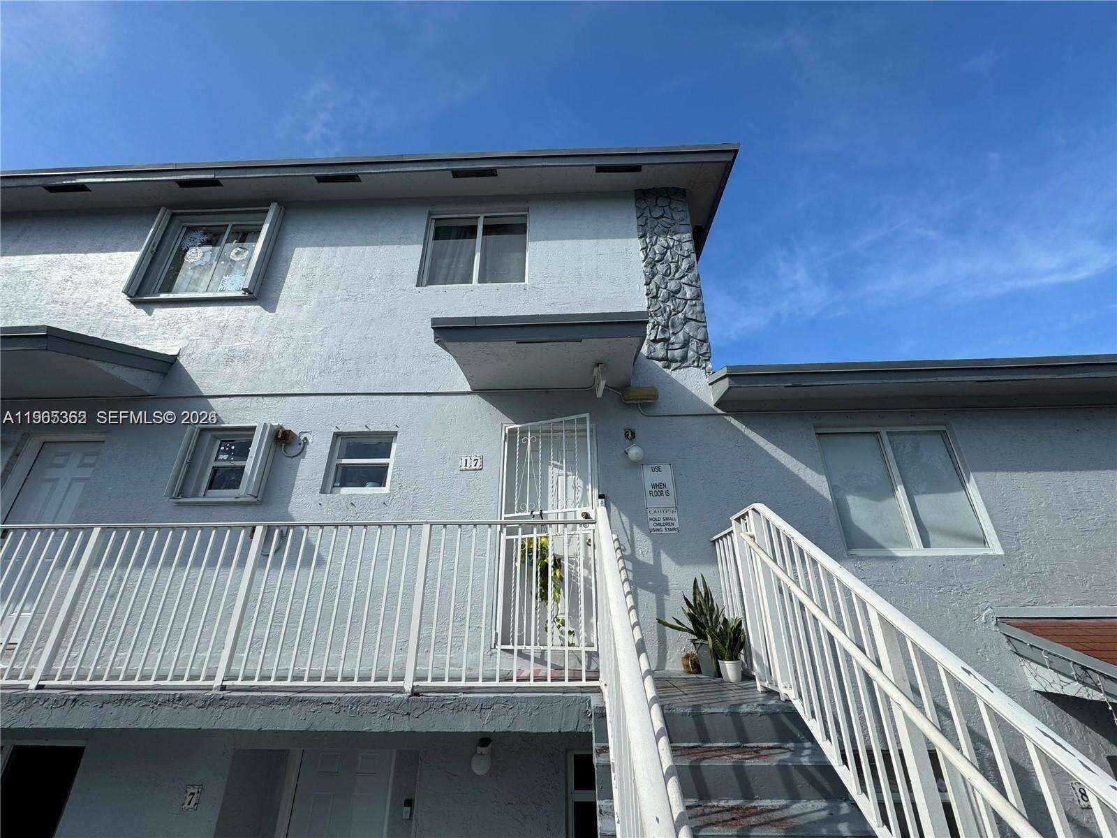 Las Villas De Fountainbleu | Unit #17 Unit #17 | Picture 1