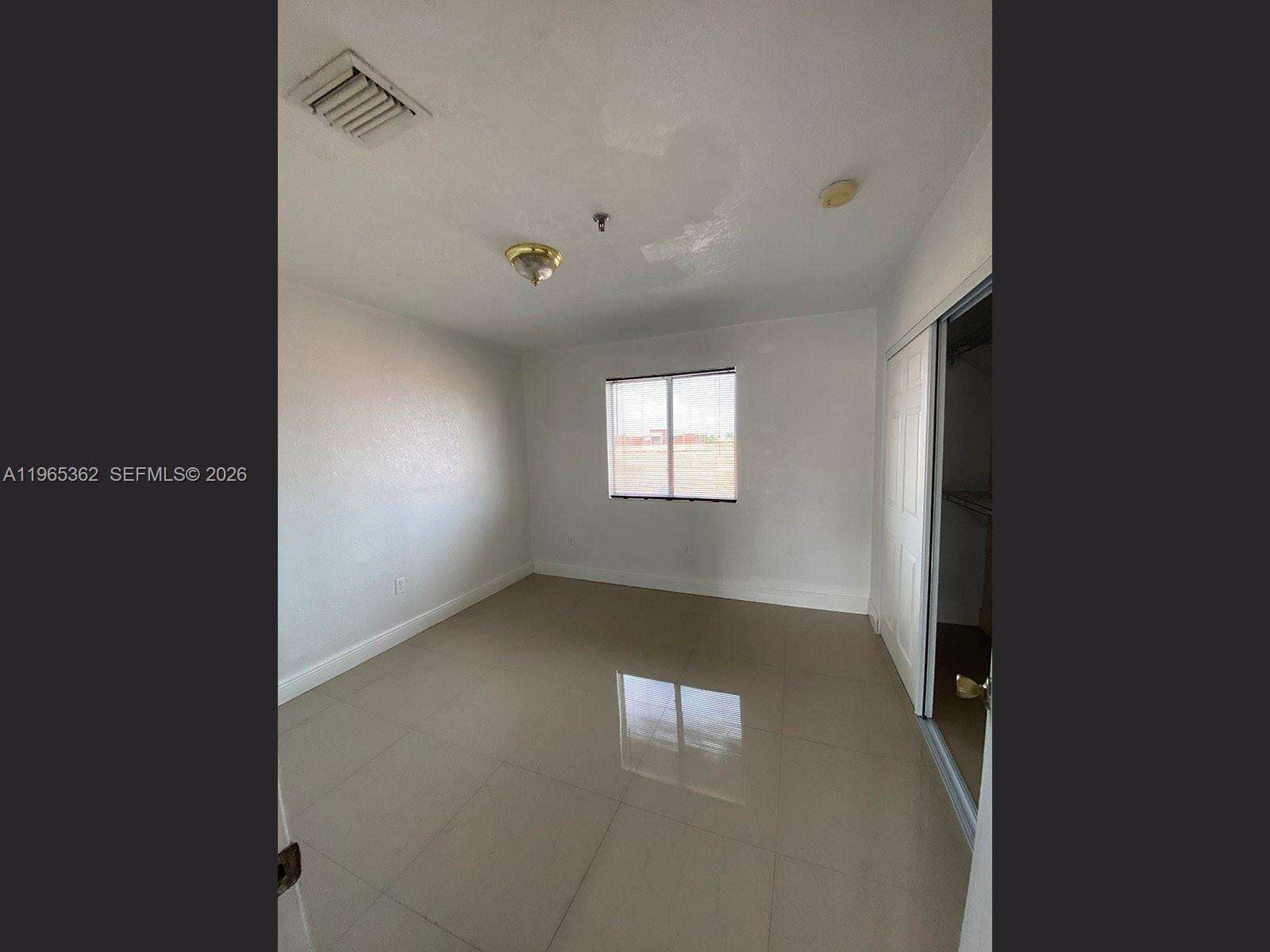 Las Villas De Fountainbleu | Unit #17 Unit #17 | Picture 11