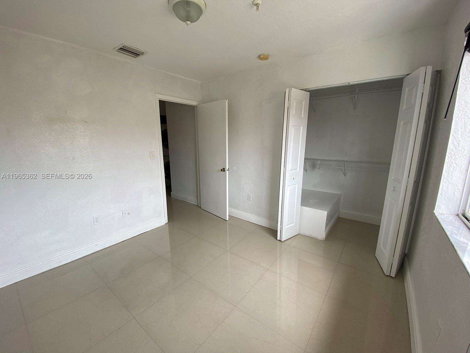 Las Villas De Fountainbleu | Unit #17 Unit #17 | Picture 10