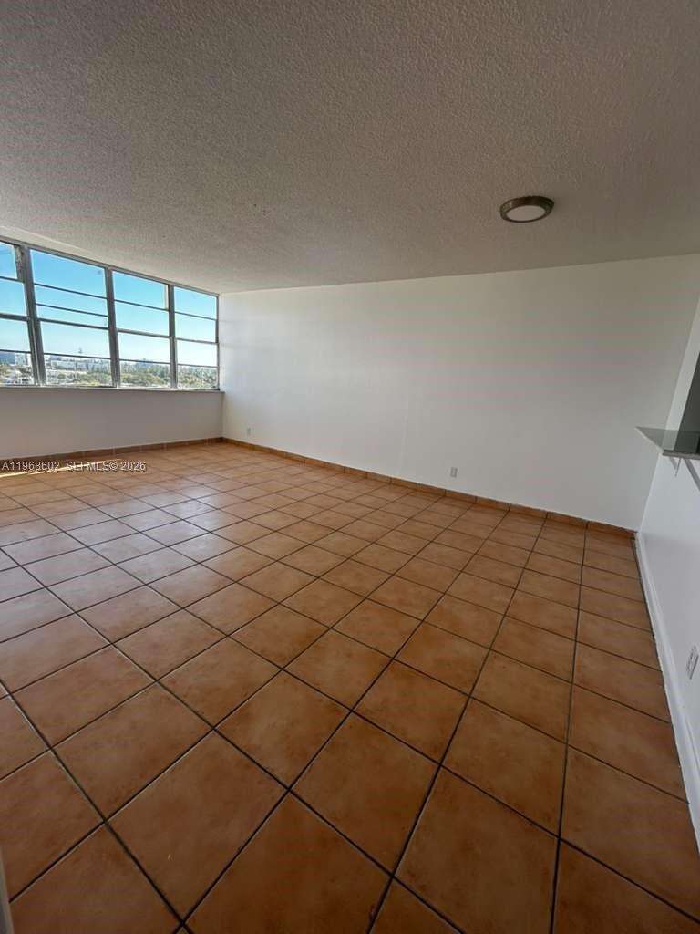 Crestview Towers | Unit #918 Unit #918 | Picture 3