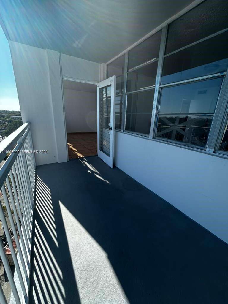 Crestview Towers | Unit #918 Unit #918 | Picture 4