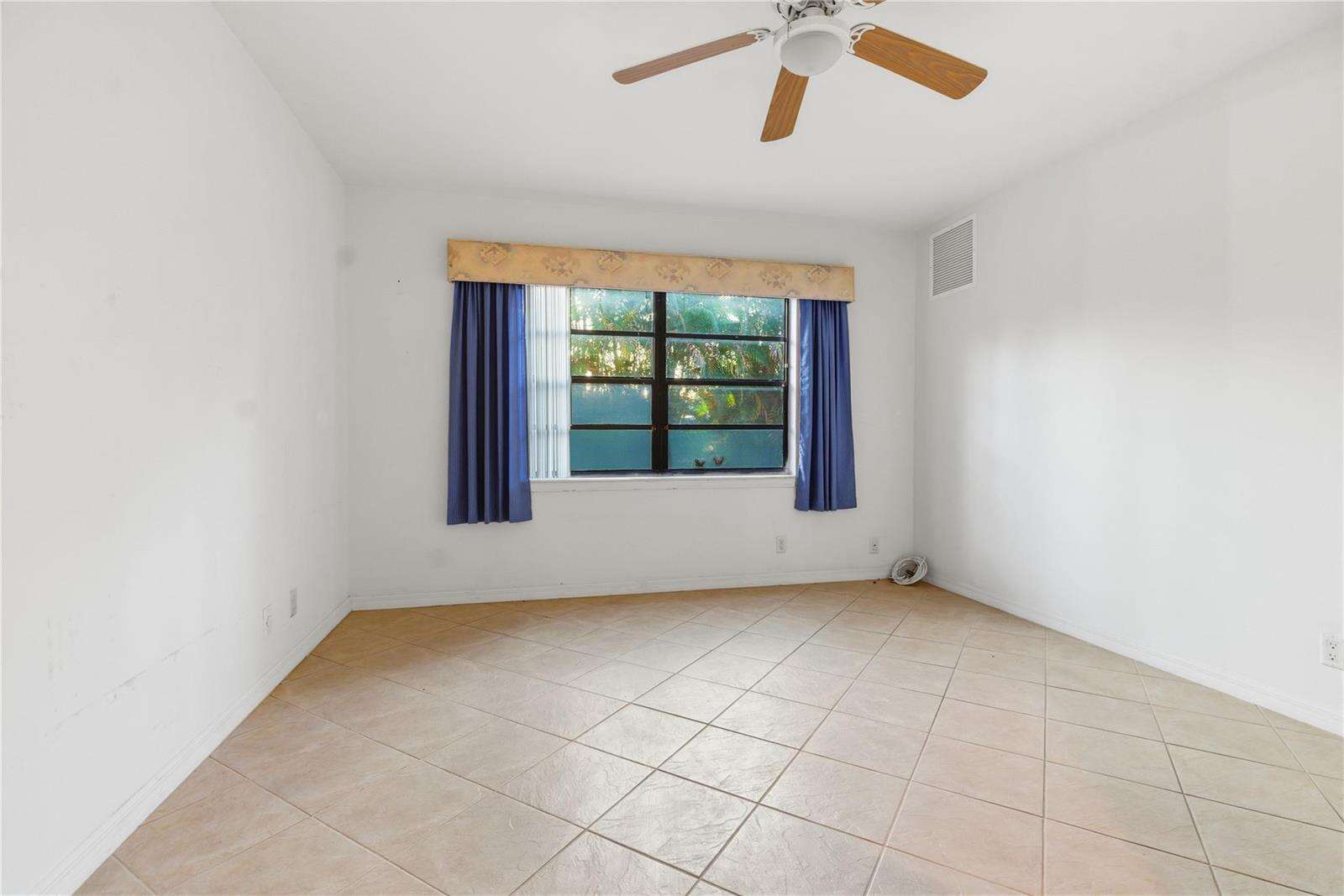 Cypress Park | Unit #113 Unit #113 | Picture 5