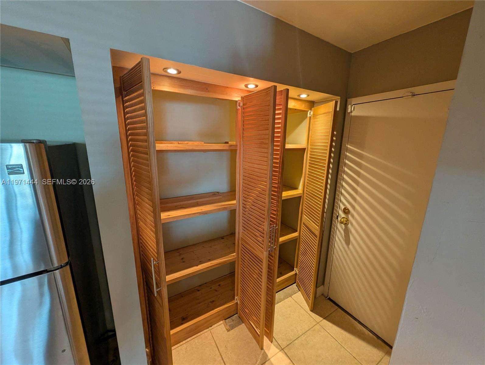 Lake Point Tower Condominium | Unit #PH9 Unit #PH9 | Picture 14