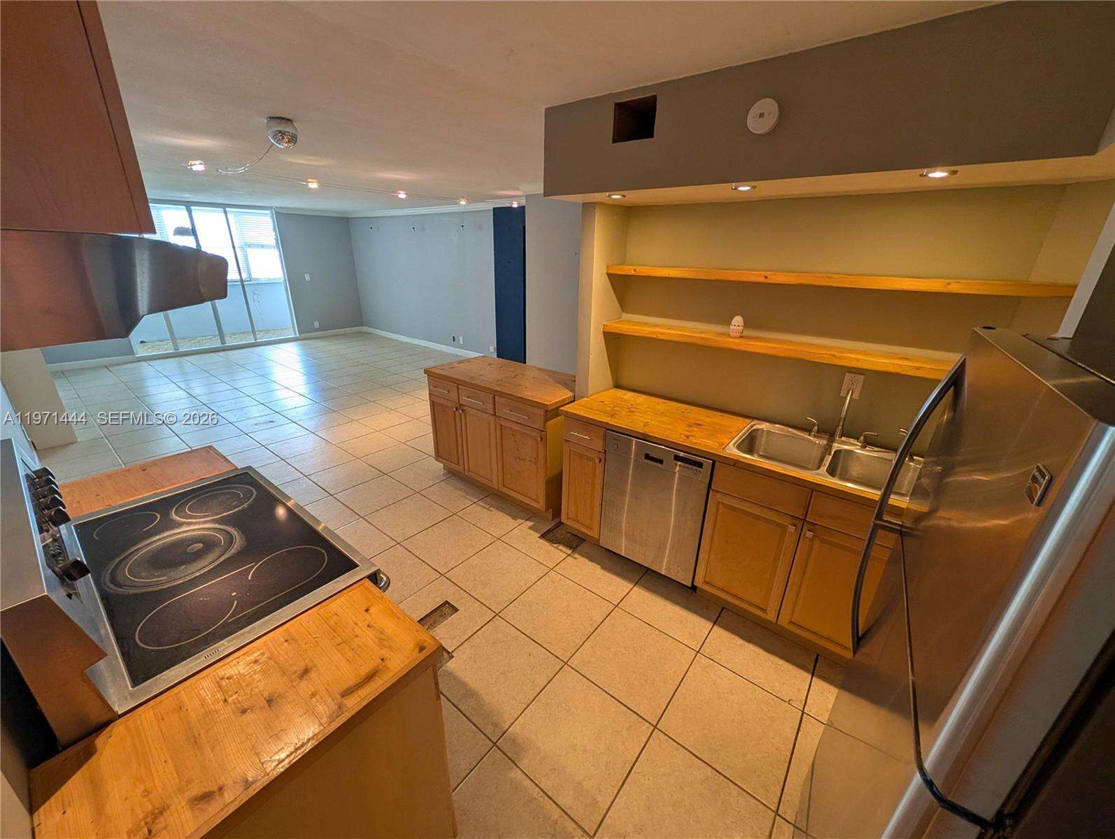 Lake Point Tower Condominium | Unit #PH9 Unit #PH9 | Picture 16