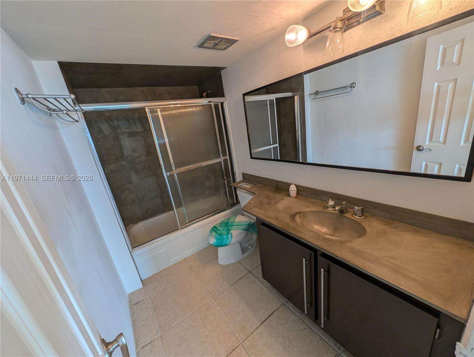 Lake Point Tower Condominium | Unit #PH9 Unit #PH9 | Picture 25