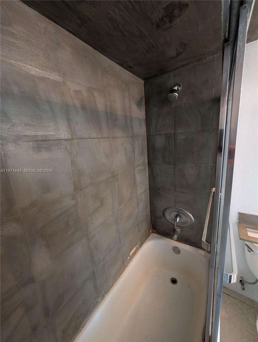 Lake Point Tower Condominium | Unit #PH9 Unit #PH9 | Picture 26