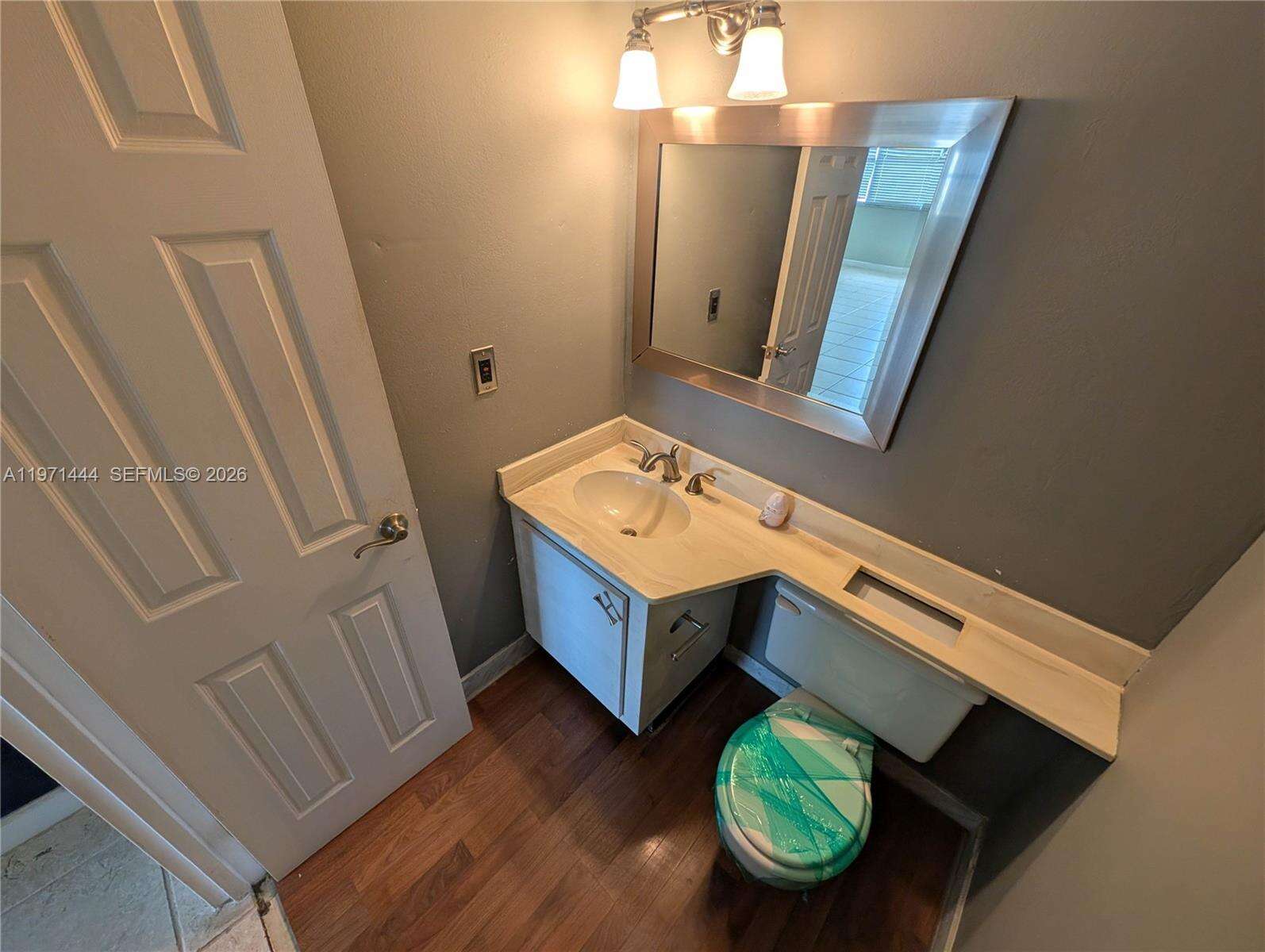 Lake Point Tower Condominium | Unit #PH9 Unit #PH9 | Picture 29