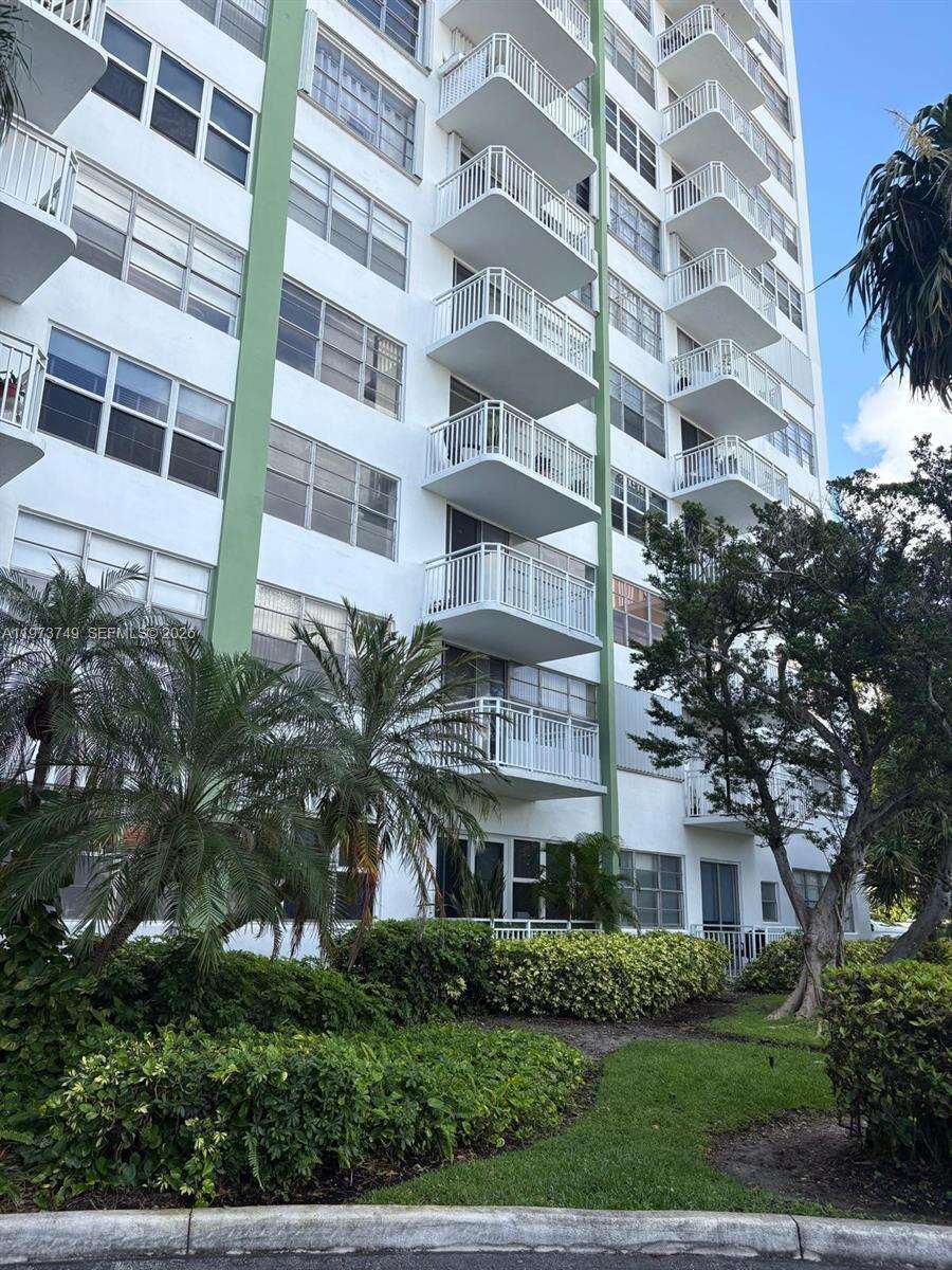 Bayview Towers Condo South Bldg | Unit #A1409 Unit #A1409 | Picture 2