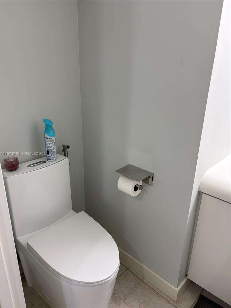 Bayview Towers Condo South Bldg | Unit #A1409 Unit #A1409 | Picture 17