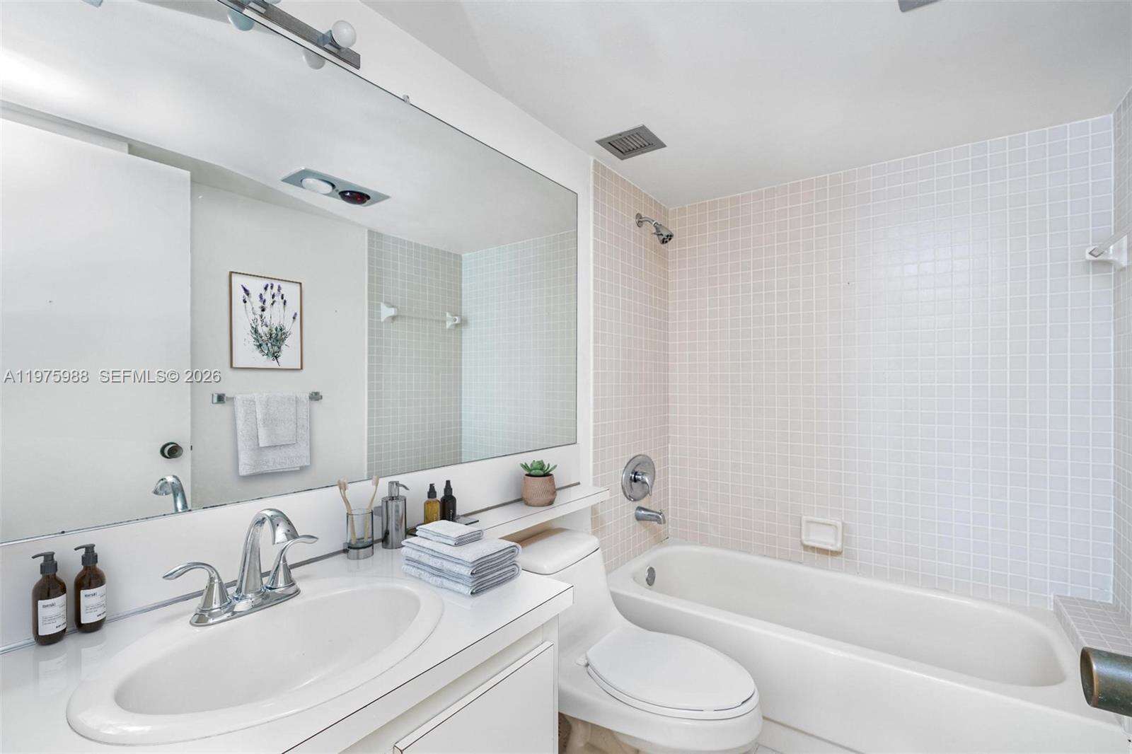 Ocean Lane Plaza | Unit #310 Unit #310 | Picture 16