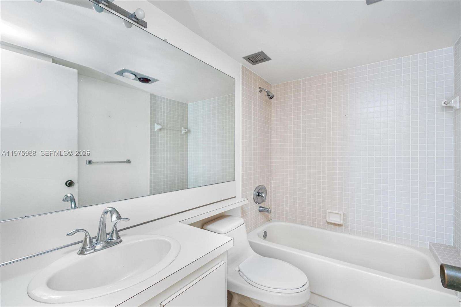 Ocean Lane Plaza | Unit #310 Unit #310 | Picture 17