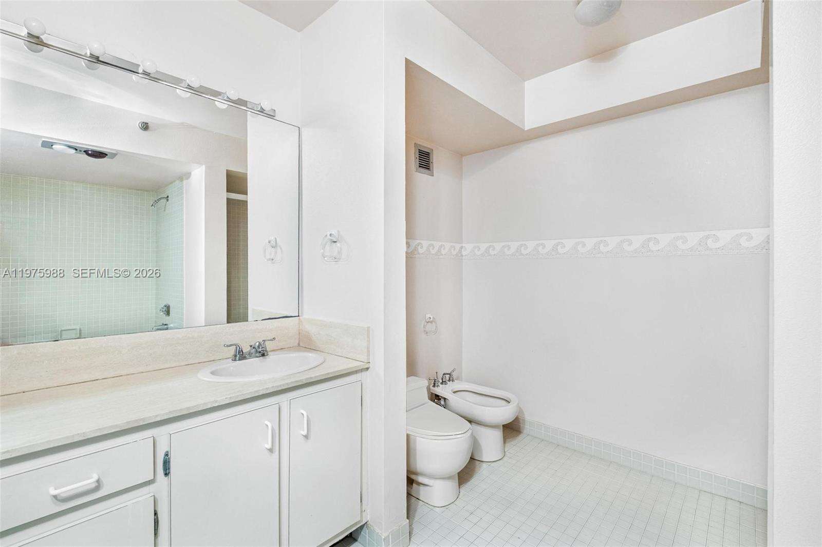 Ocean Lane Plaza | Unit #310 Unit #310 | Picture 19