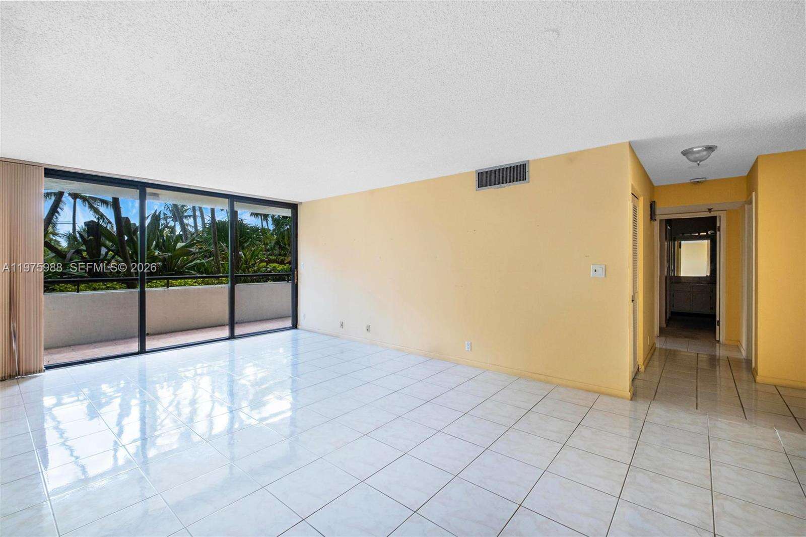 Ocean Lane Plaza | Unit #310 Unit #310 | Picture 6