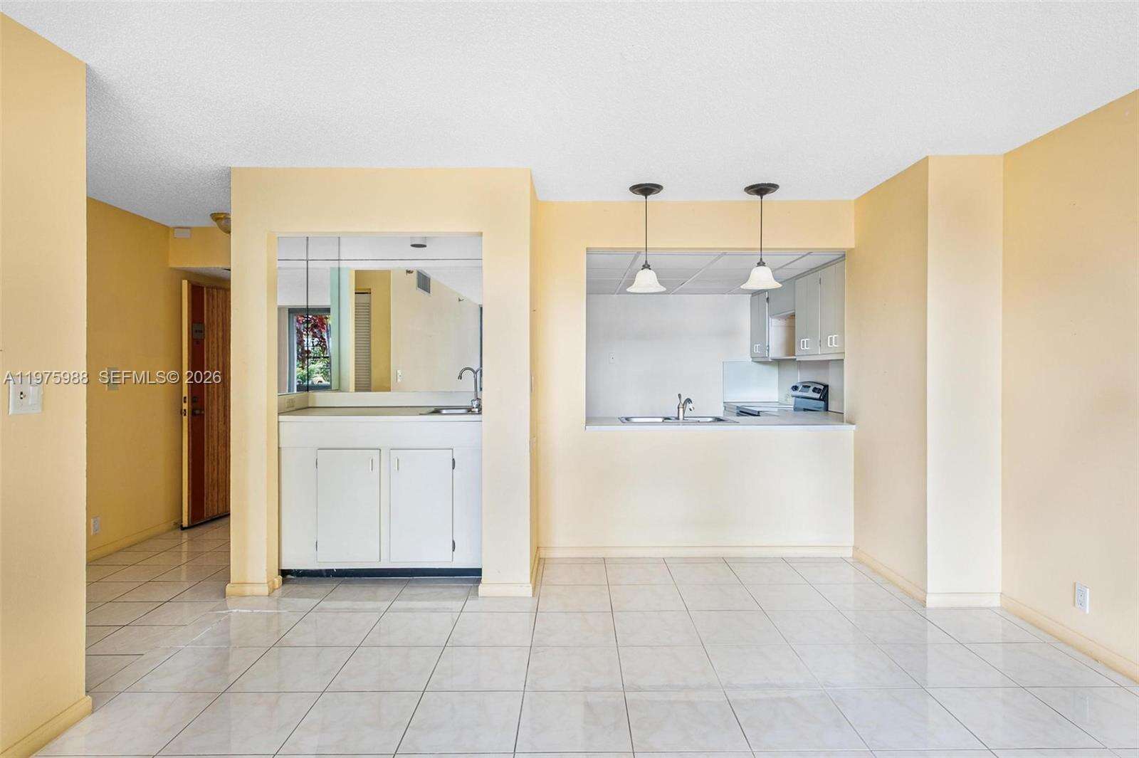 Ocean Lane Plaza | Unit #310 Unit #310 | Picture 10