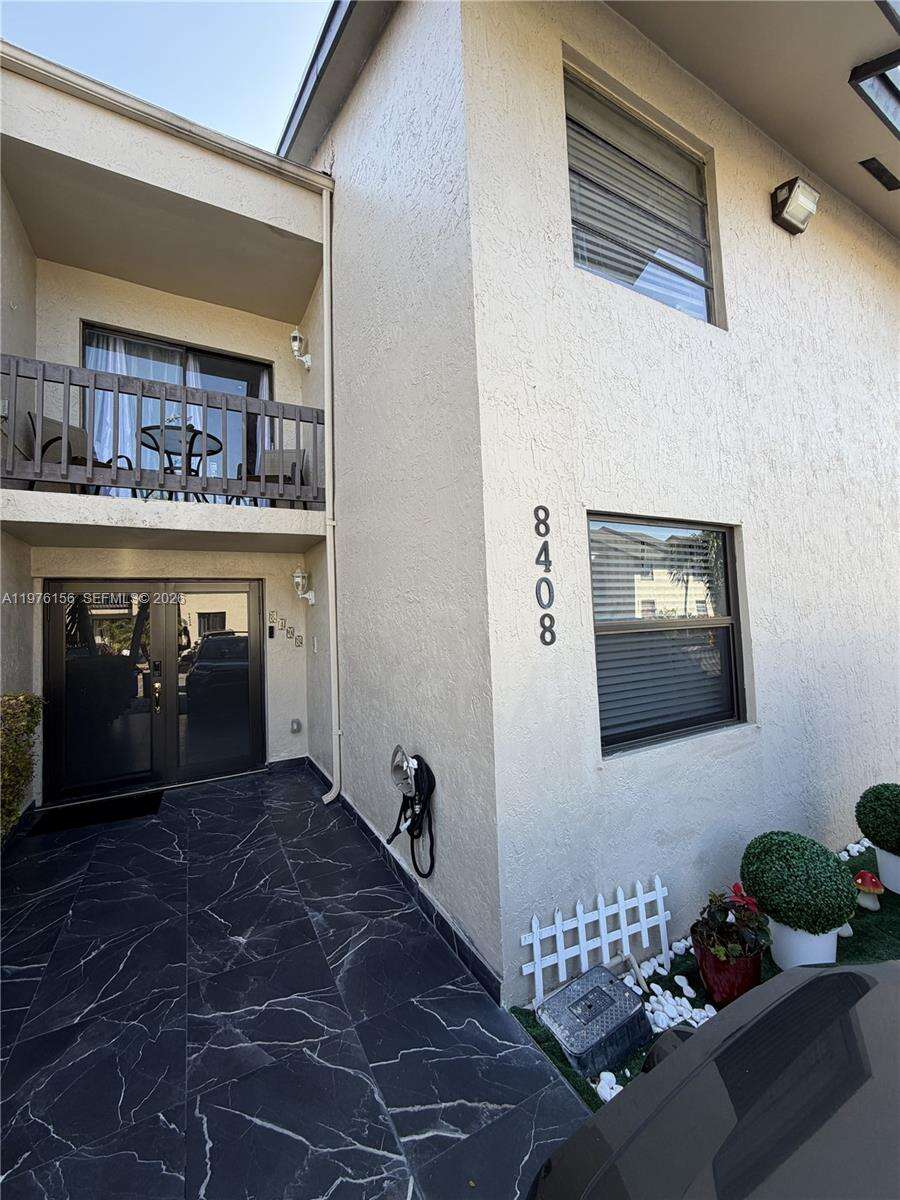 Midway Village Condo Ph I | Unit #8408 Unit #8408 | Picture 2