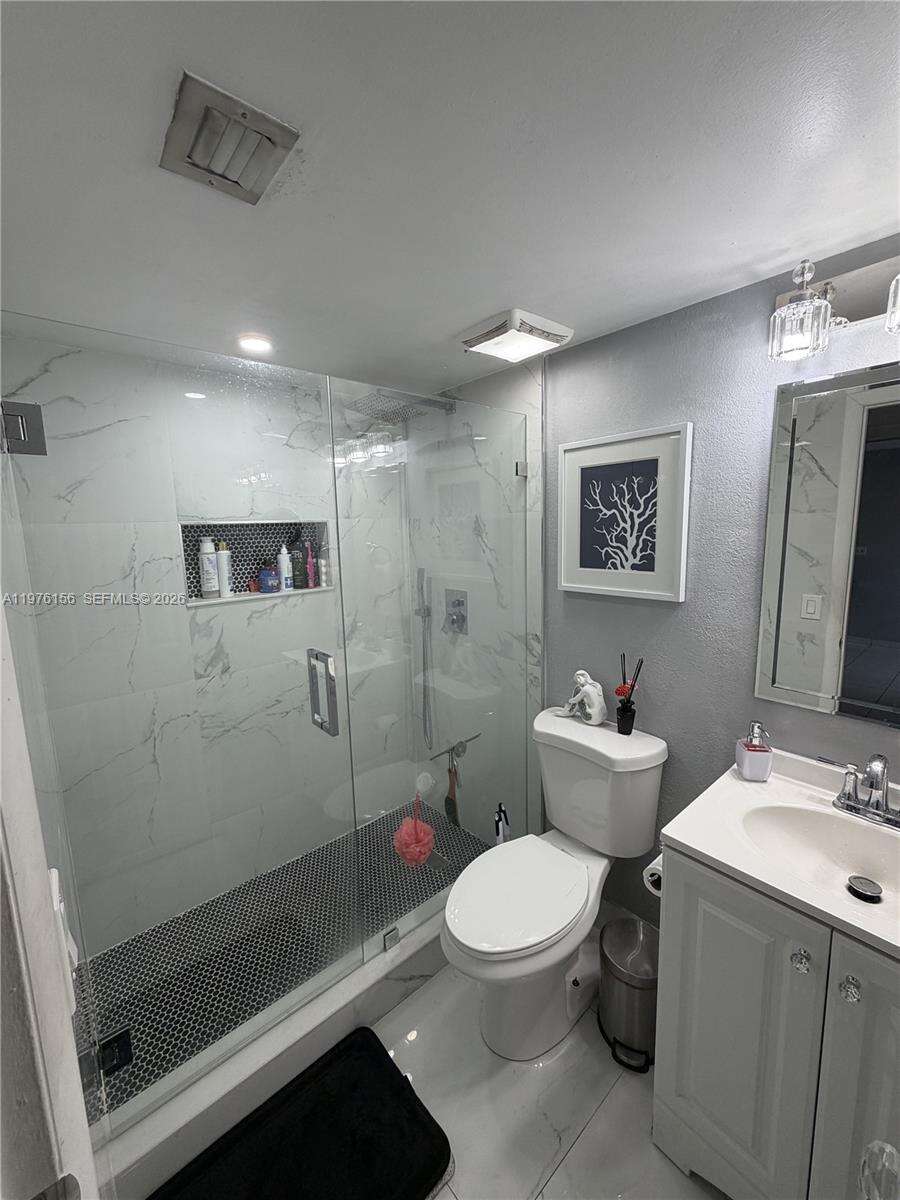 Midway Village Condo Ph I | Unit #8408 Unit #8408 | Picture 32