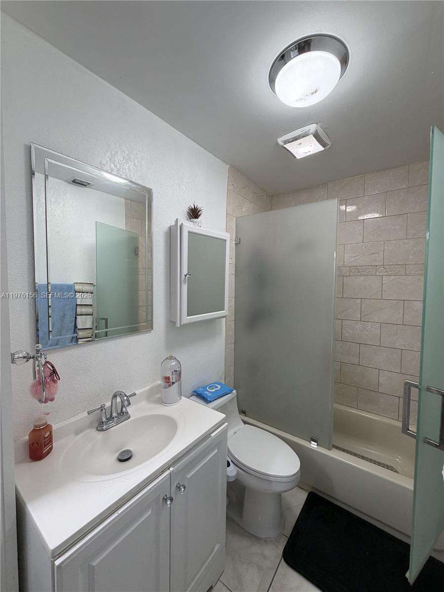 Midway Village Condo Ph I | Unit #8408 Unit #8408 | Picture 40