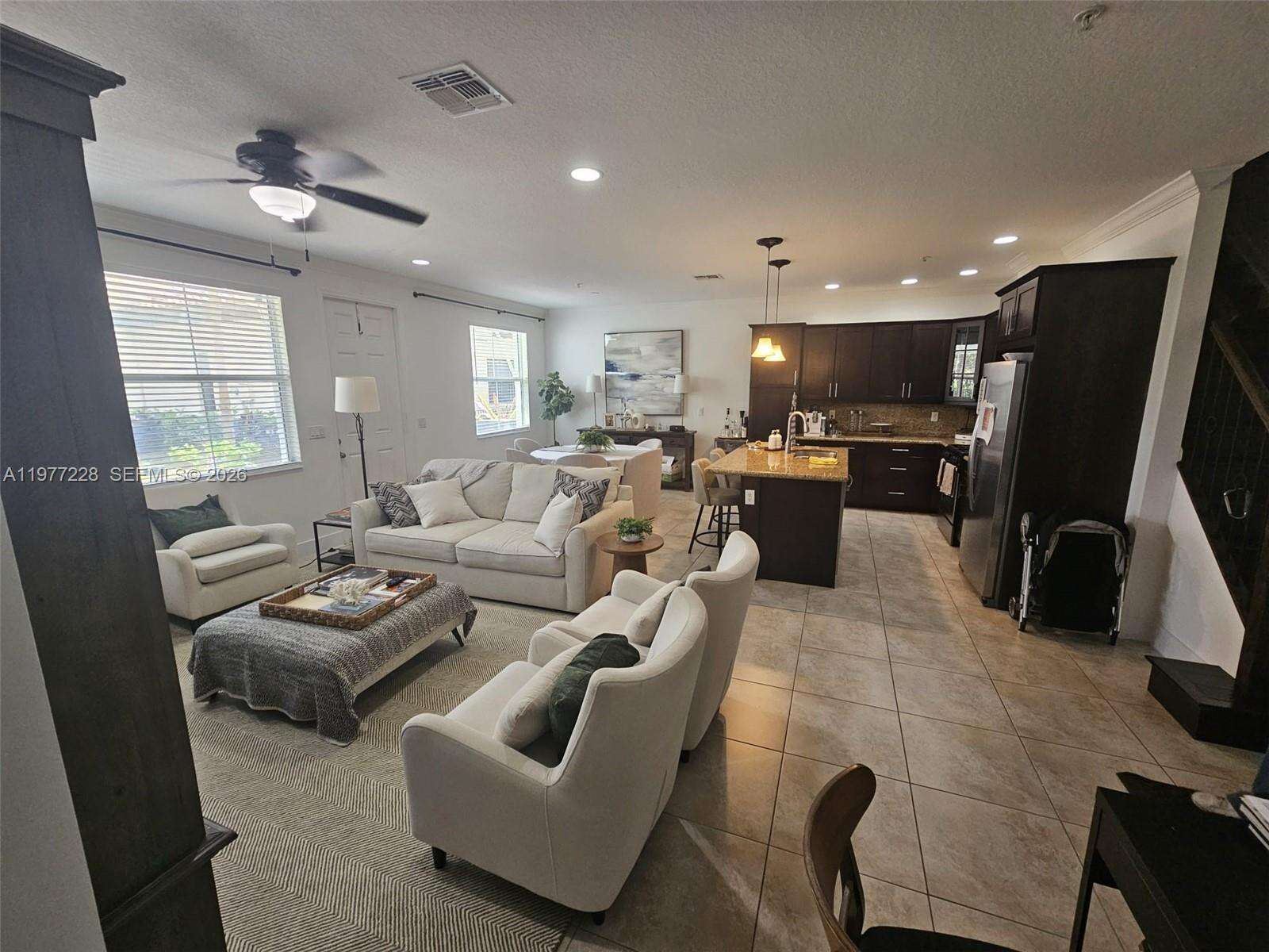 Oakland Sawgrass Expressway | Unit #3390 Unit #3390 | Picture 5