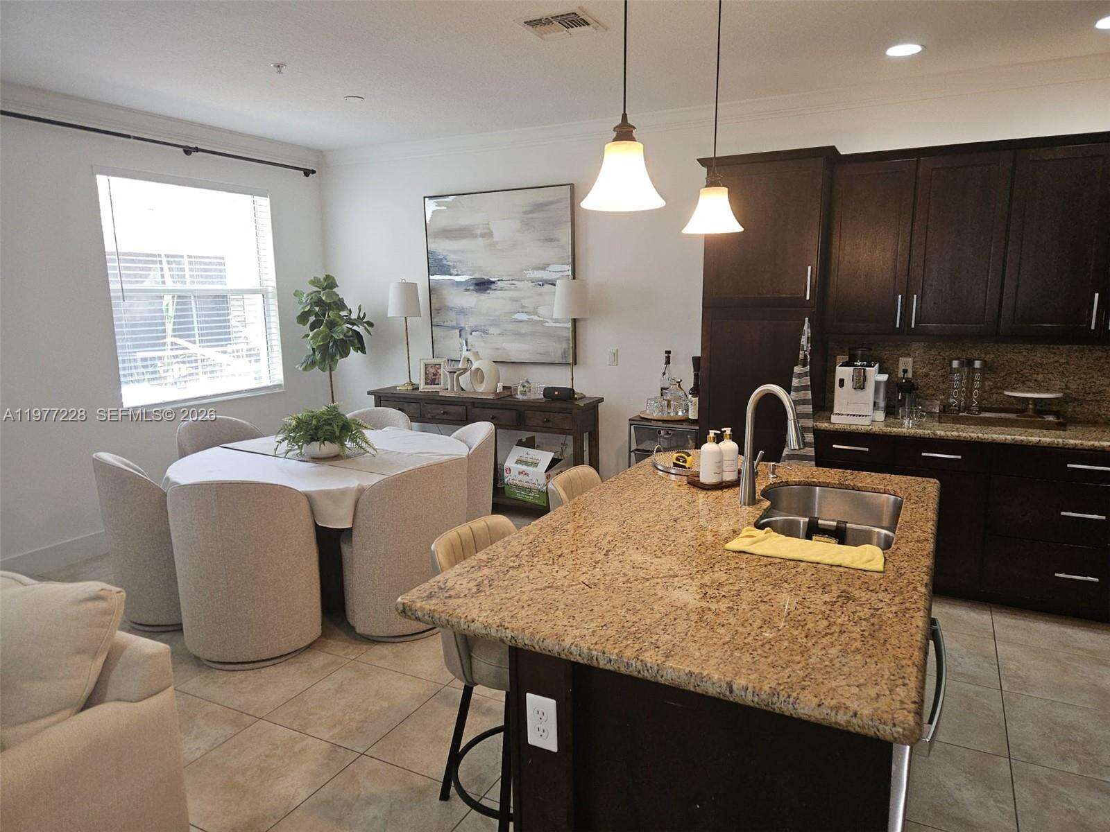Oakland Sawgrass Expressway | Unit #3390 Unit #3390 | Picture 6
