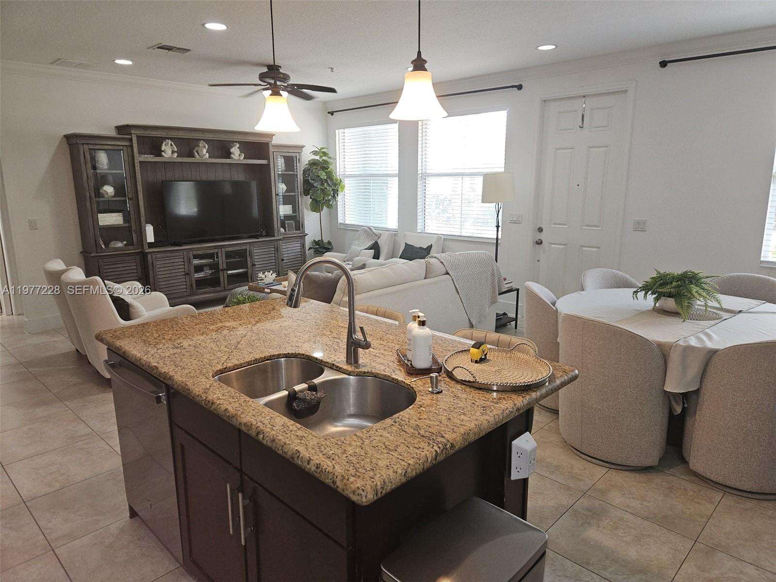 Oakland Sawgrass Expressway | Unit #3390 Unit #3390 | Picture 8