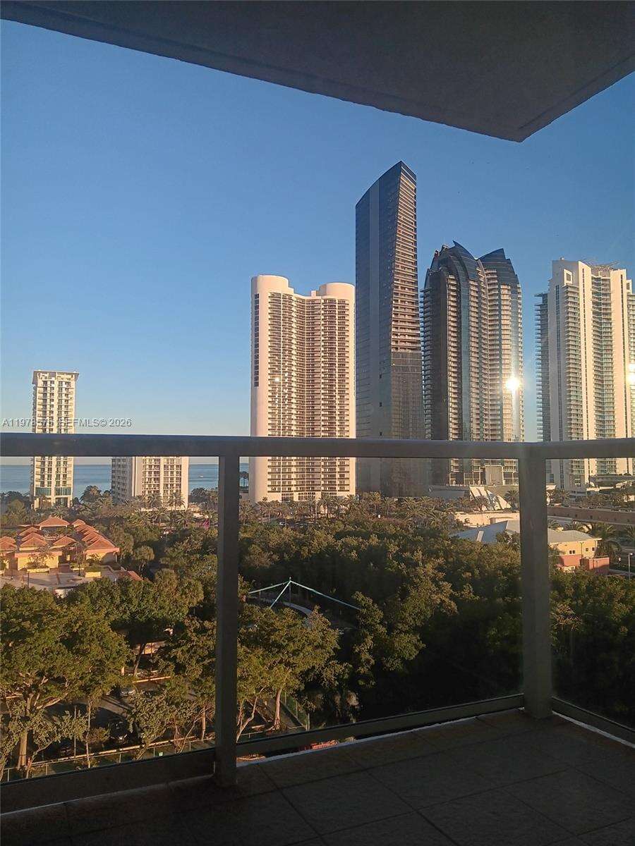 Winston Towers 300 | Unit #1120 Unit #1120 | Picture 15