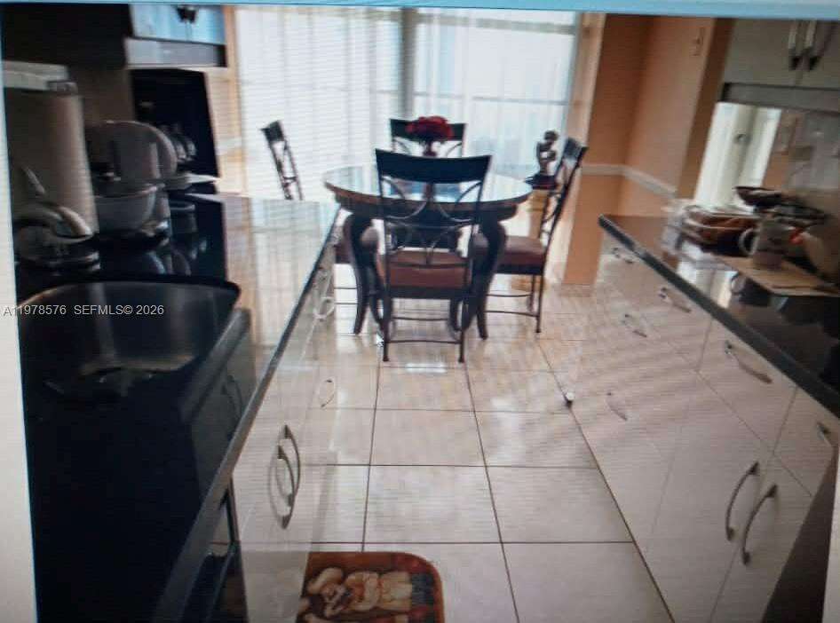 Winston Towers 300 | Unit #1120 Unit #1120 | Picture 10