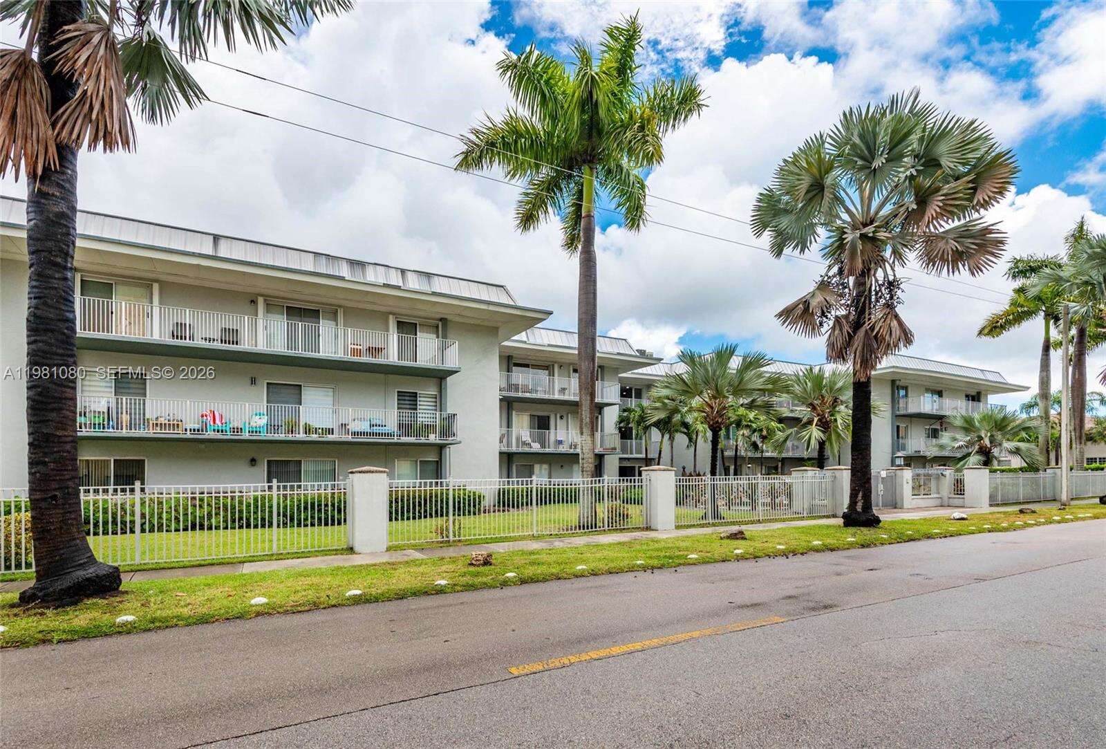 Silver Palms At Dadeland | Unit #212N Unit #212N | Picture 3