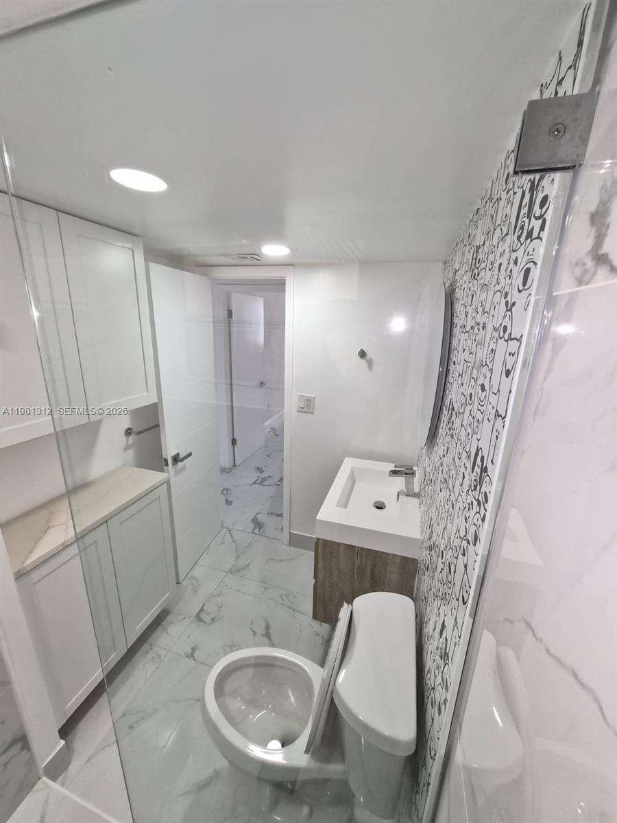 Three Seasons Condo Bldg No 3 | Unit #304 Unit #304 | Picture 7