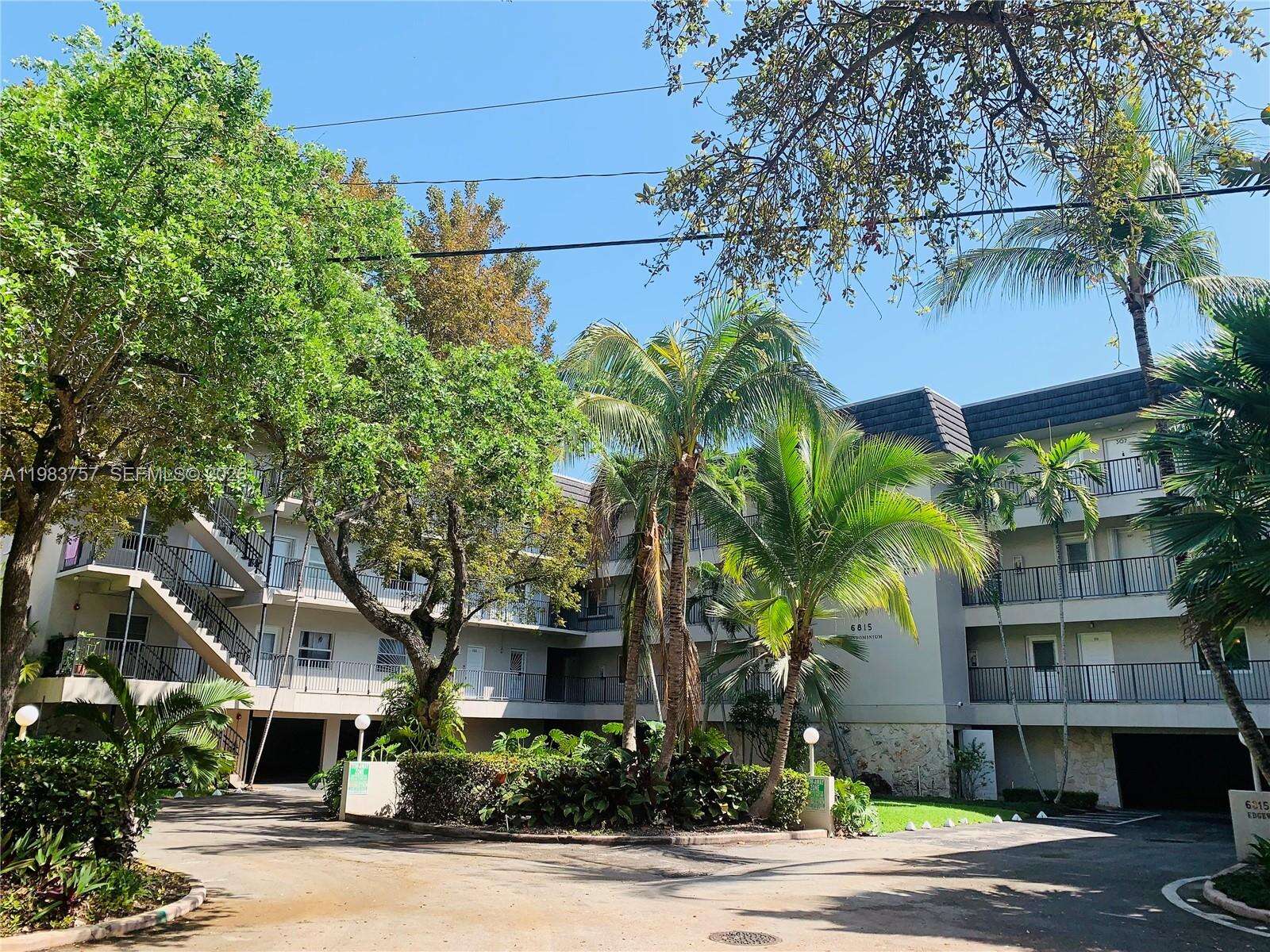 Admiral Farragut Condominium | Unit #105 Unit #105 | Picture 1