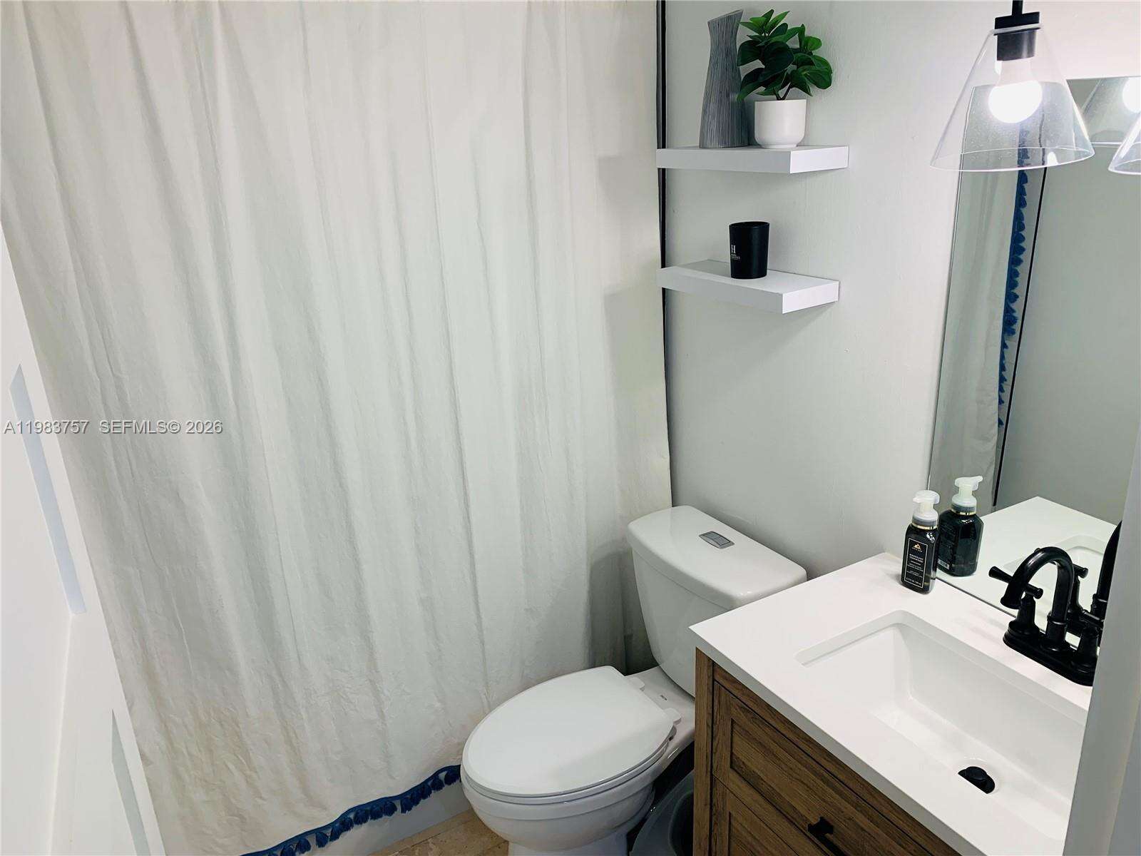 Admiral Farragut Condominium | Unit #105 Unit #105 | Picture 6