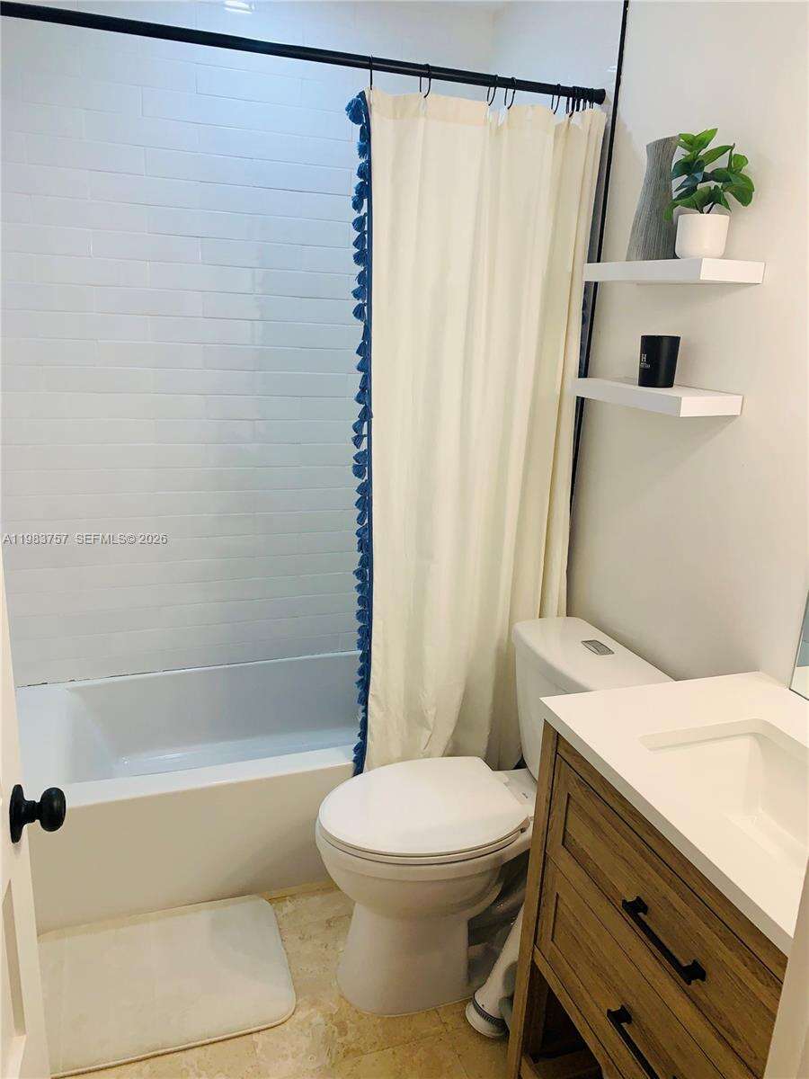 Admiral Farragut Condominium | Unit #105 Unit #105 | Picture 7
