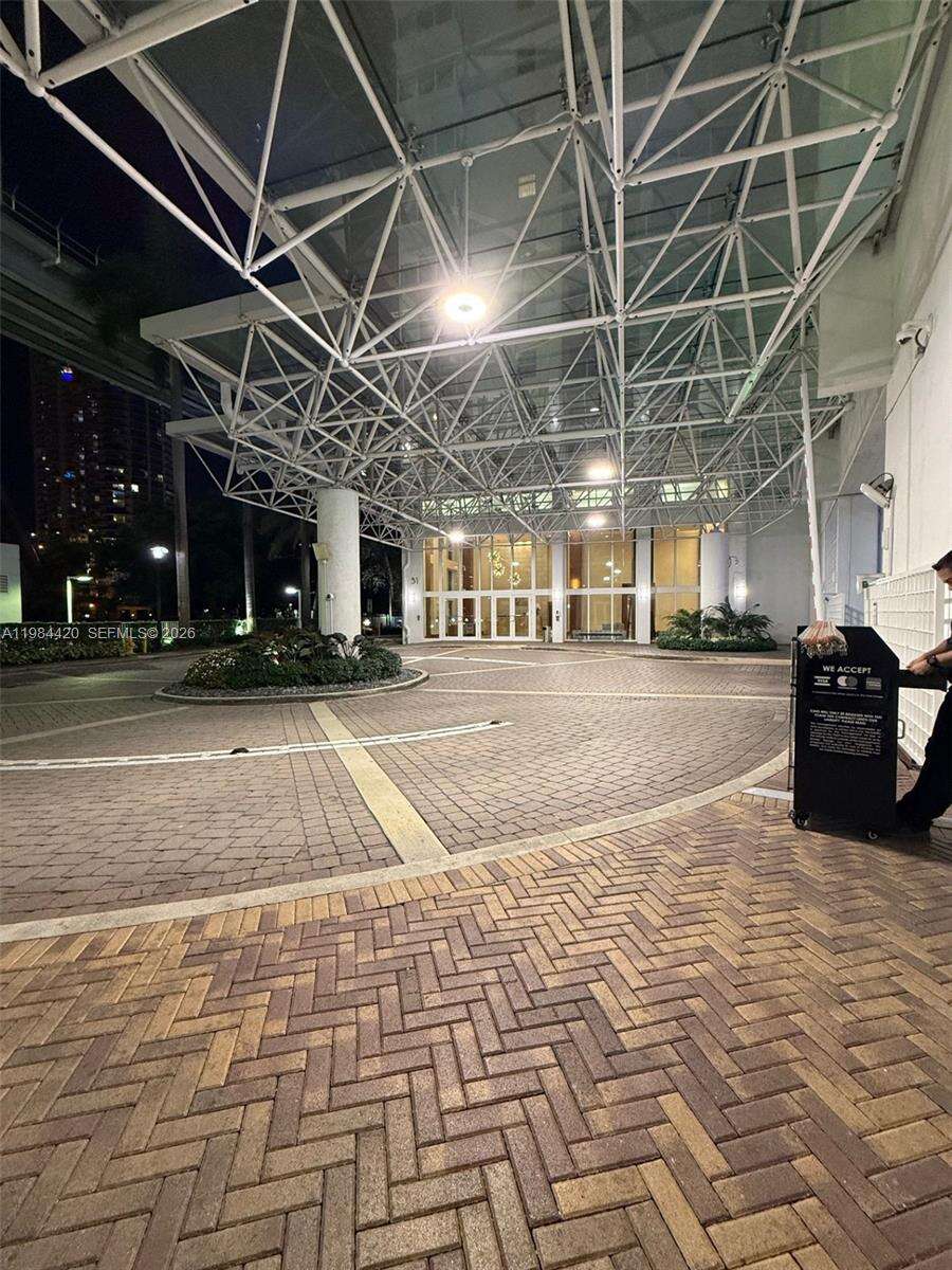 Brickell On The River N Twr | Unit #3916 Unit #3916 | Picture 4