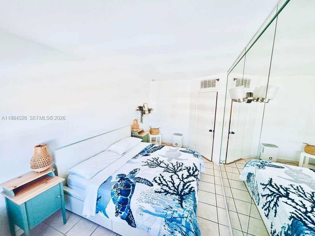 The Decoplage | Unit #825 Unit #825 | Picture 5