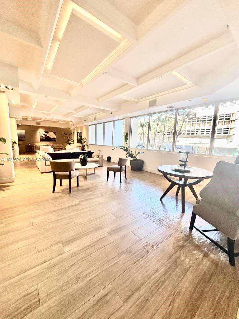 The Decoplage | Unit #825 Unit #825 | Picture 9