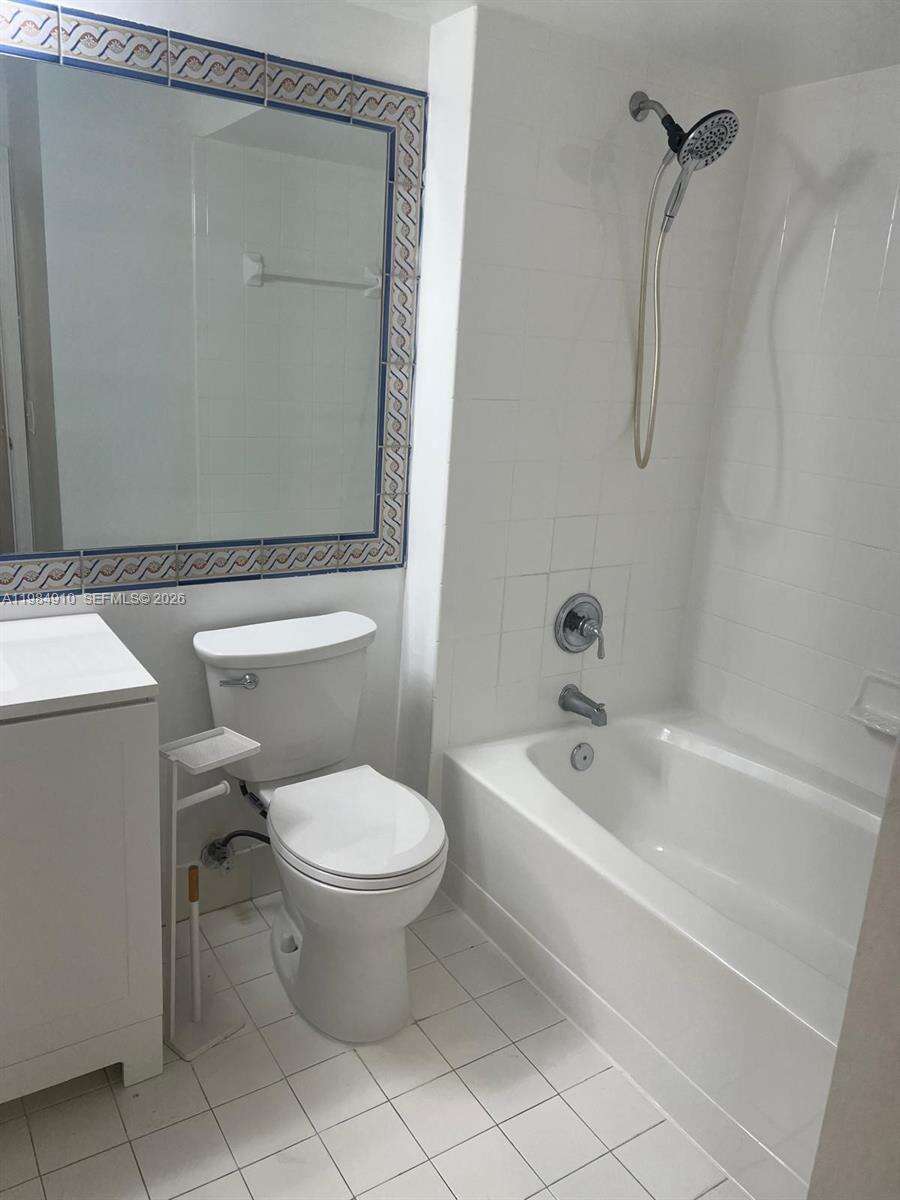 La Via | Unit #2-201 Unit #2-201 | Picture 15