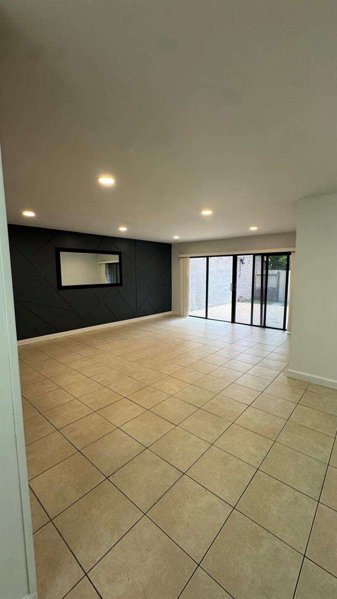The Townhouses Of Emerald Hills Section One | Unit #15 Unit #15 | Picture 15