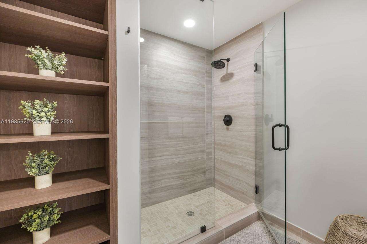 580 72nd Street | Unit #613 Unit #613 | Picture 14