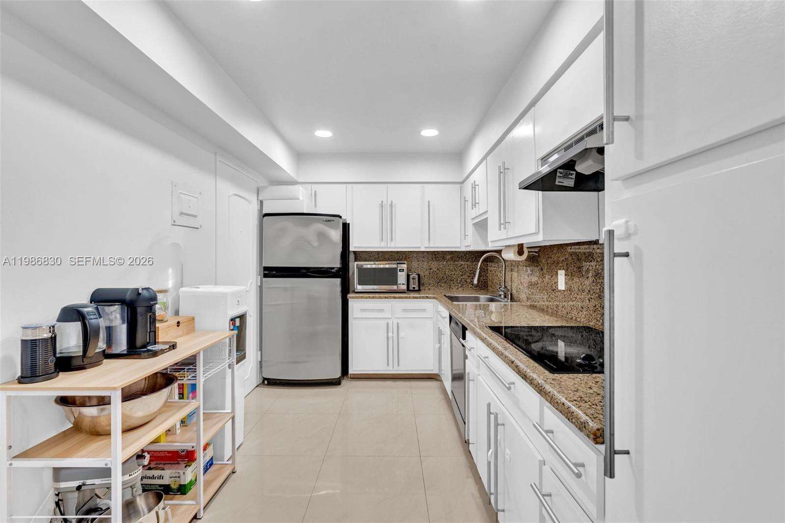 London Towers Condo Bay Harbor Island | Unit #202s Unit #202s | Picture 26