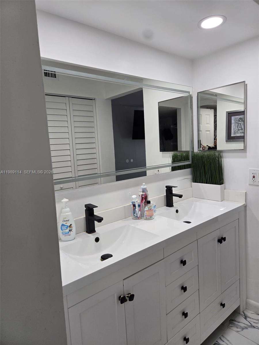 The Gate Two | Unit #409 Unit #409 | Picture 3