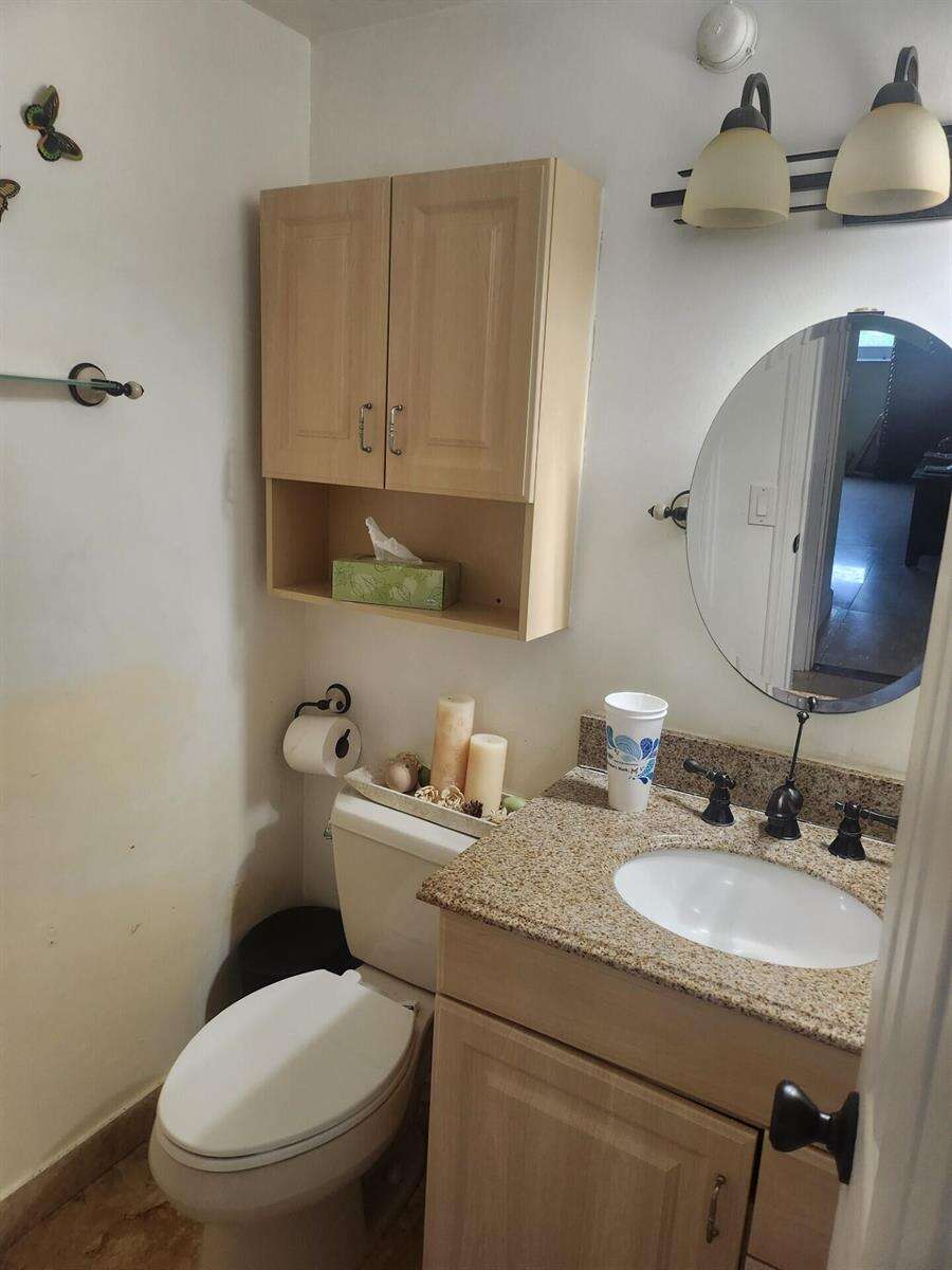 Hillcrest East No 24 | Unit #707 Unit #707 | Picture 5