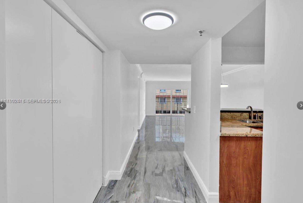 Beach Point Club | Unit #304 Unit #304 | Picture 11