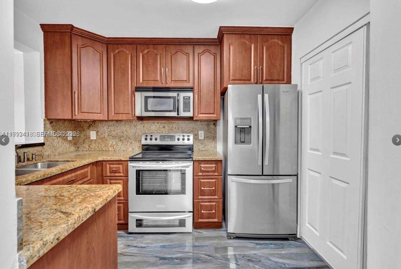 Beach Point Club | Unit #304 Unit #304 | Picture 13