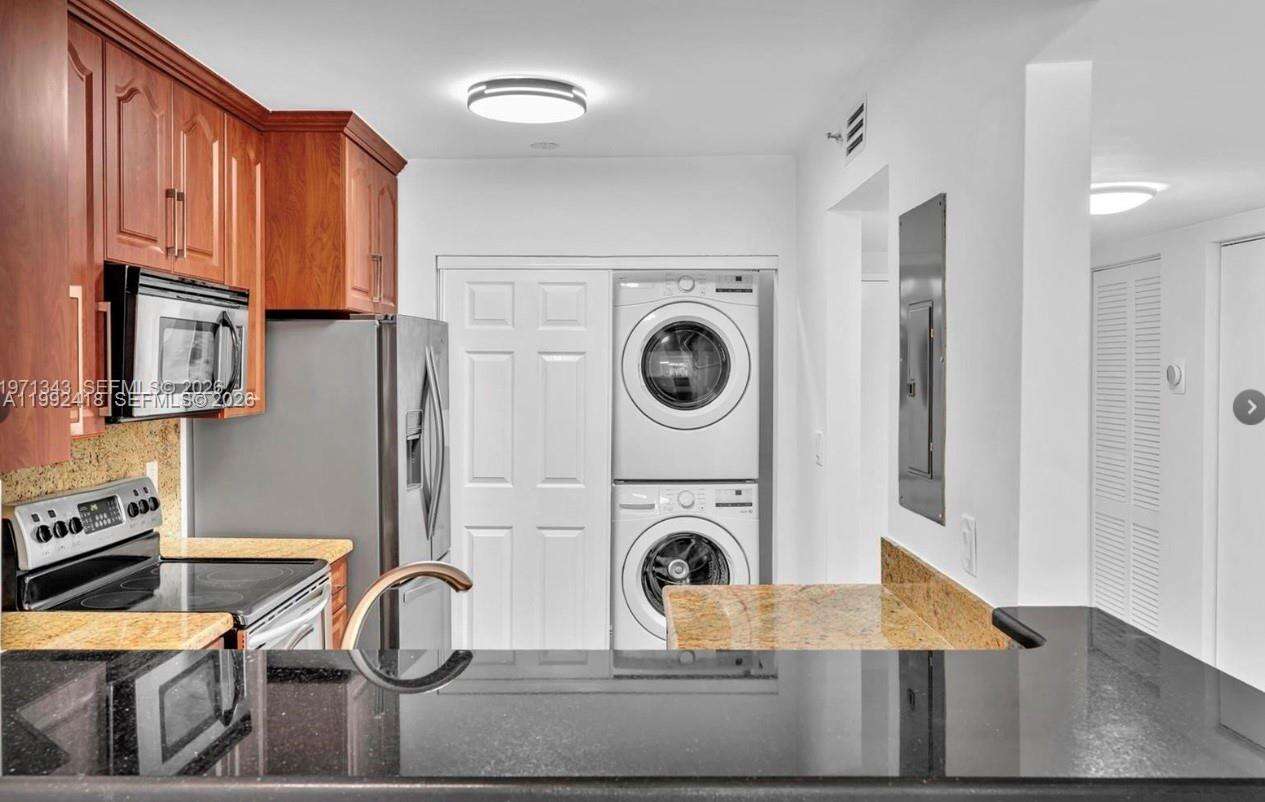 Beach Point Club | Unit #304 Unit #304 | Picture 14