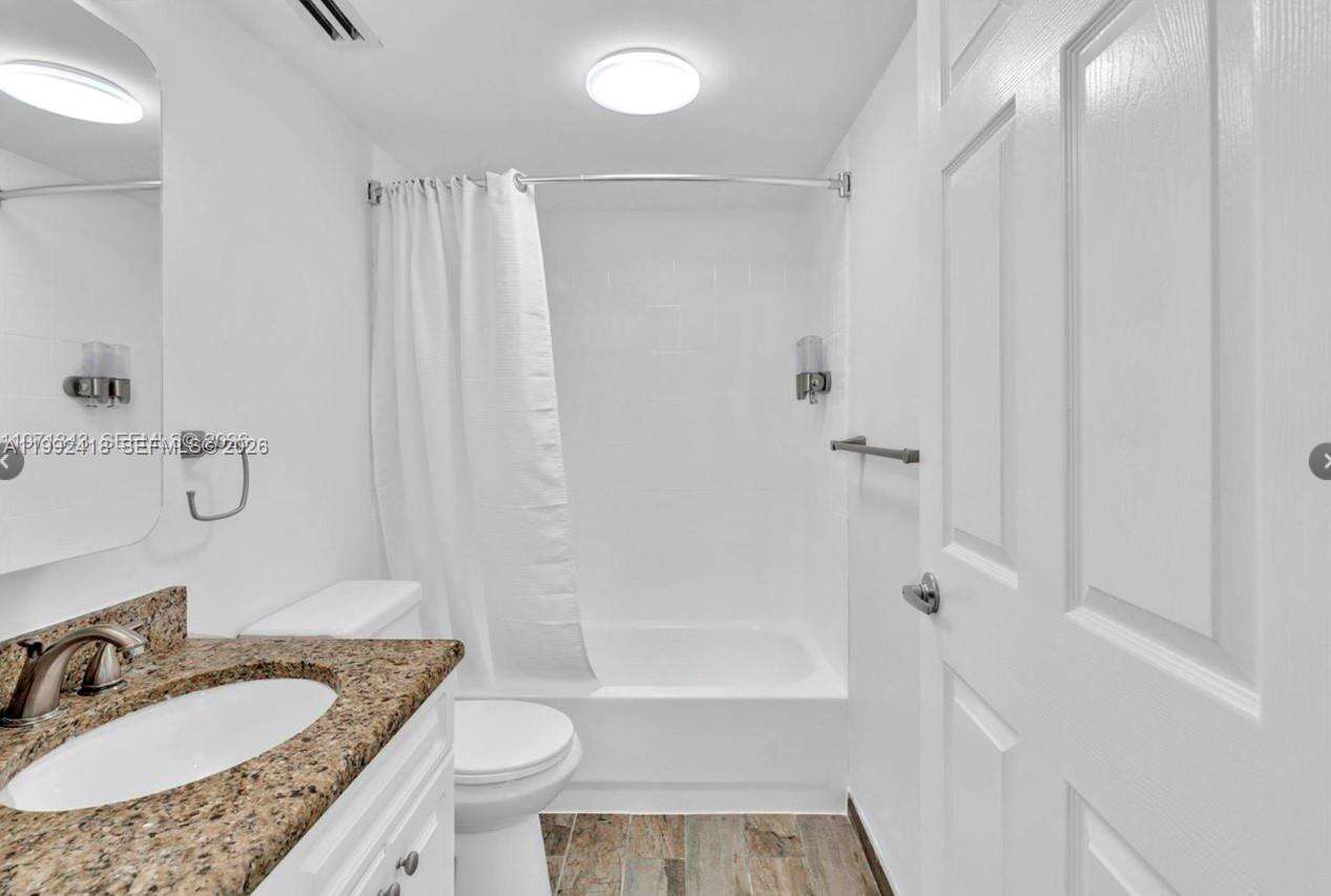 Beach Point Club | Unit #304 Unit #304 | Picture 7