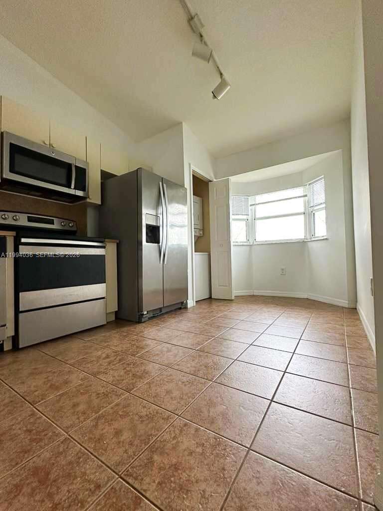 Venetia Gardens South Condo Two | Unit #203-51 Unit #203-51 | Picture 14