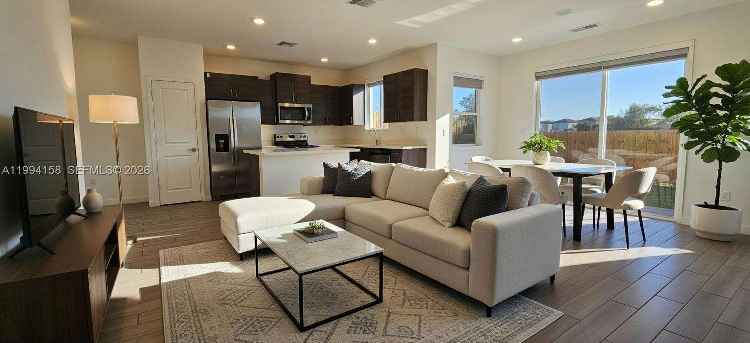 Towns At Seascape | N/A N/A | Picture 2