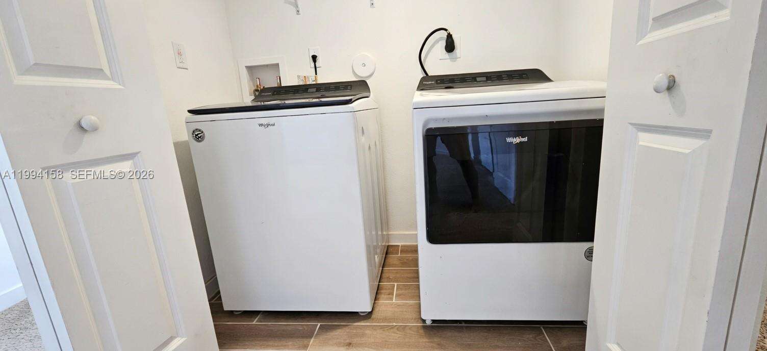 Towns At Seascape | N/A N/A | Picture 22