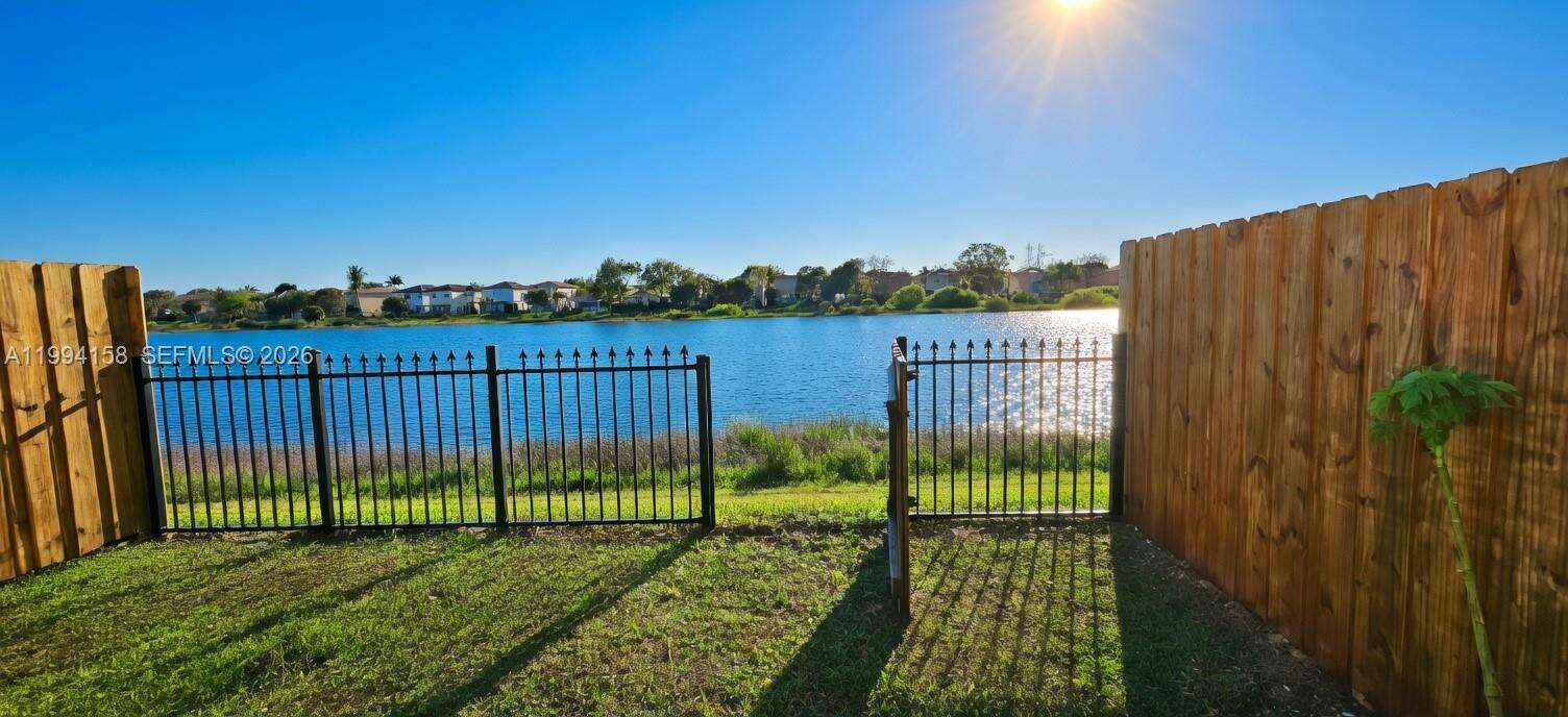 Towns At Seascape | N/A N/A | Picture 35