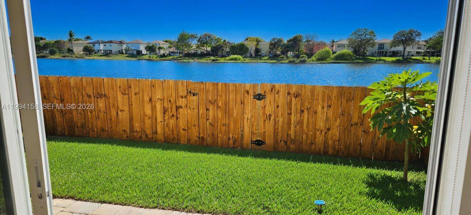 Towns At Seascape | N/A N/A | Picture 38